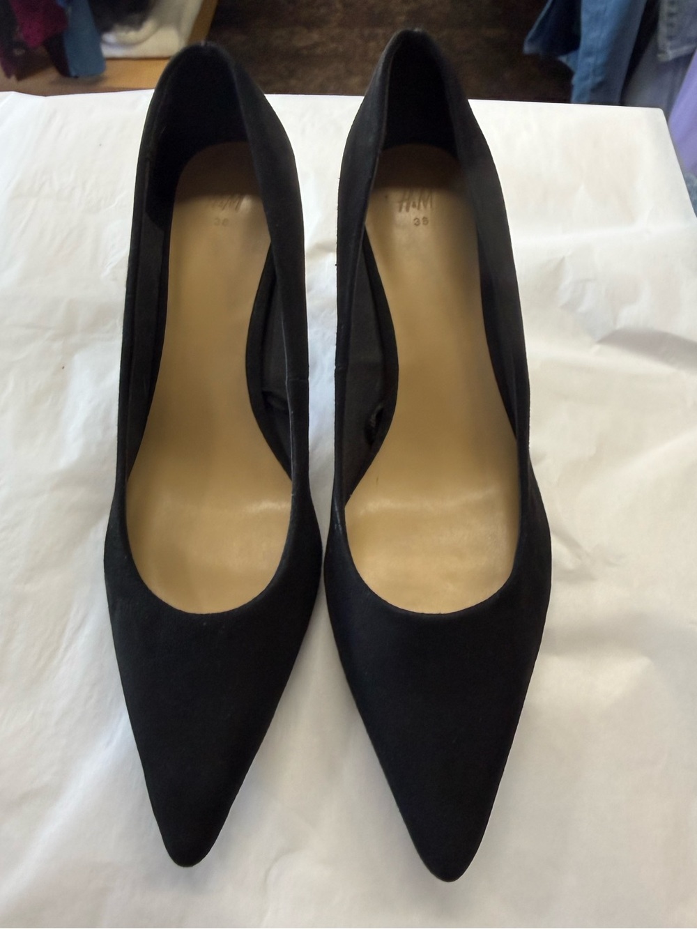 H&M Black Faux Suede Pointed Toe Stiletto Pumps Heels Size 7 NWT